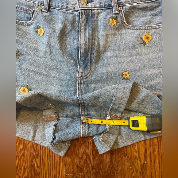 American Eagle embroidered flower printed mom shorts size 10 - Picture 7 of 8